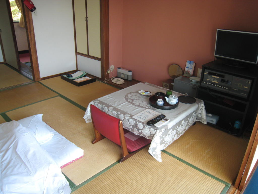 Kajiya Ryokan Futtsu Zimmer foto